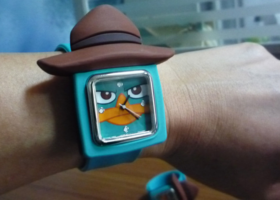 Silikon-lustige Entwurfs-Digital-Klaps-Armband-Uhr mit entfernbarem Uhrgehäuse