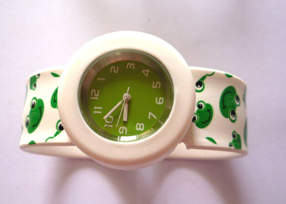 3ATM Green Frog Kids Slap Silikon Armband Uhren mit präzisen Quarzwerk